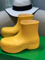 PUDDLE ANKLE BOOT IN BRIGHT YELLOW RUBBER