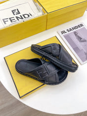 FENDI CROSSOVER SLIPPER IN BLACK CALFSKIN