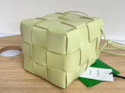 SMALL CASSETTE BUCKET 18 IN PASTEL YELLOW CALFSKIN