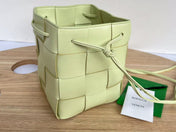 SMALL CASSETTE BUCKET 18 IN PASTEL YELLOW CALFSKIN