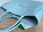 ARCO TOTE 36 IN SKY BLUE CALFSKIN