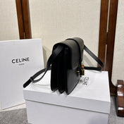 TABOU FLAP BAG 22 IN BLACK SMOOTH CALFSKIN GOLD LOCK