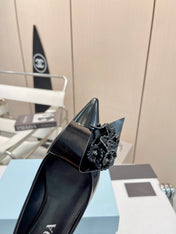 BALLET FLATS POINTED TOE IN BLACK SHINY CALFSKIN ATTACHED FLOWERS