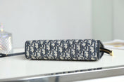 BOOK TOTE 26 IN BLACK OBLIQUE JACQUARD