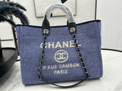 CC DEAUVILLE LARGE 38 TOTE BAG IN VIOLET PURPLE CANVAS WITH WHITE LOGO