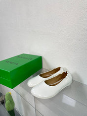 ATOMIC BALLERINA FLAT IN WHITE CALFSKIN