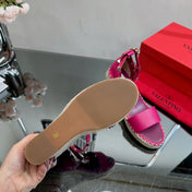 ROCKSTUD WEDGE 85 MM IN DEEP PINK CALFSKIN