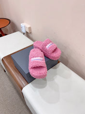 THICK-SOLED SLIPPERS IN PINK WOOL