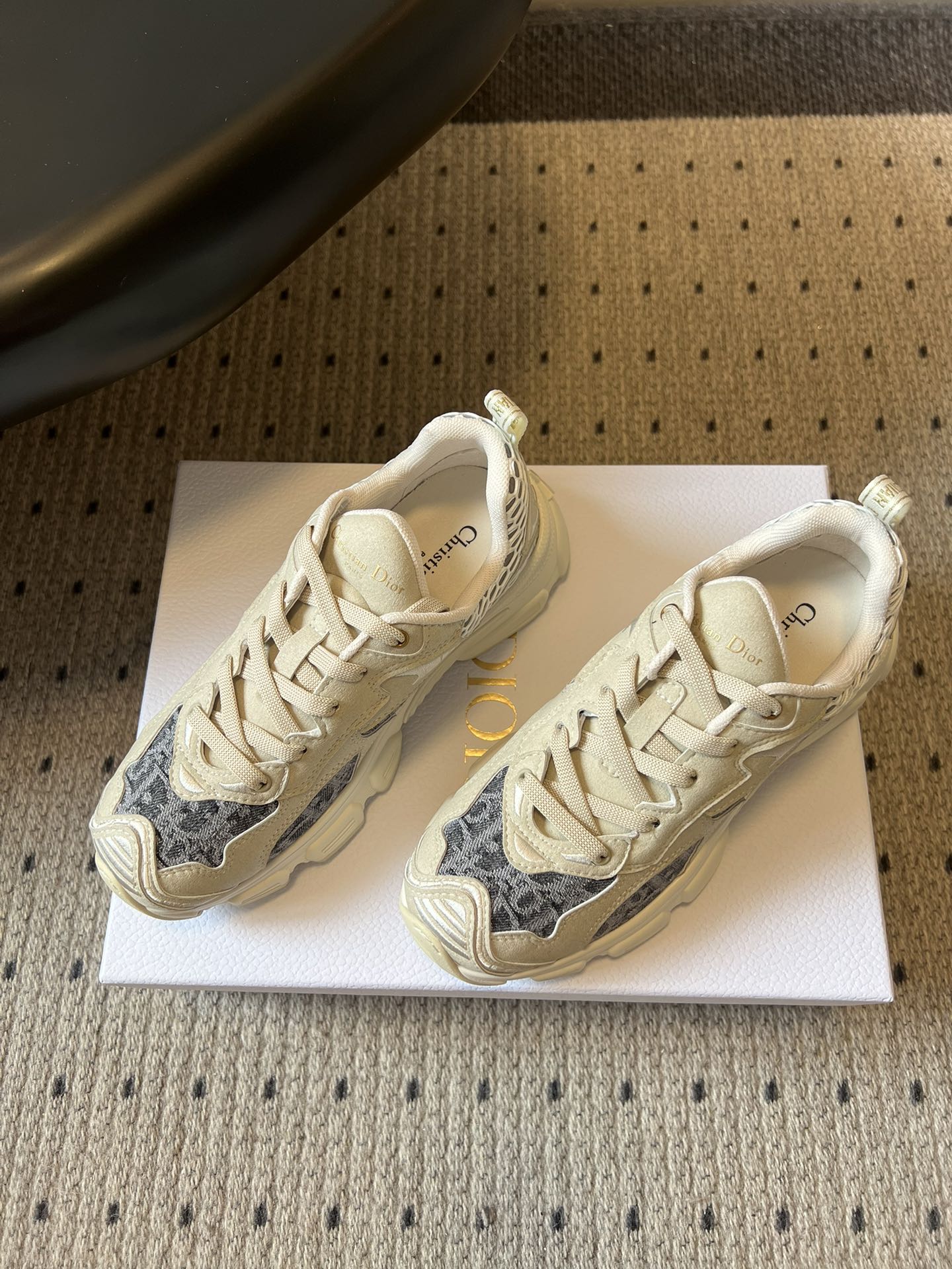 DIOR 26S VIBE SNEAKER 55MM IN DARK GRAY DIOR OBLIQUE LUSENTI EMBROIDERED COTTON AND BEIGE SUEDE