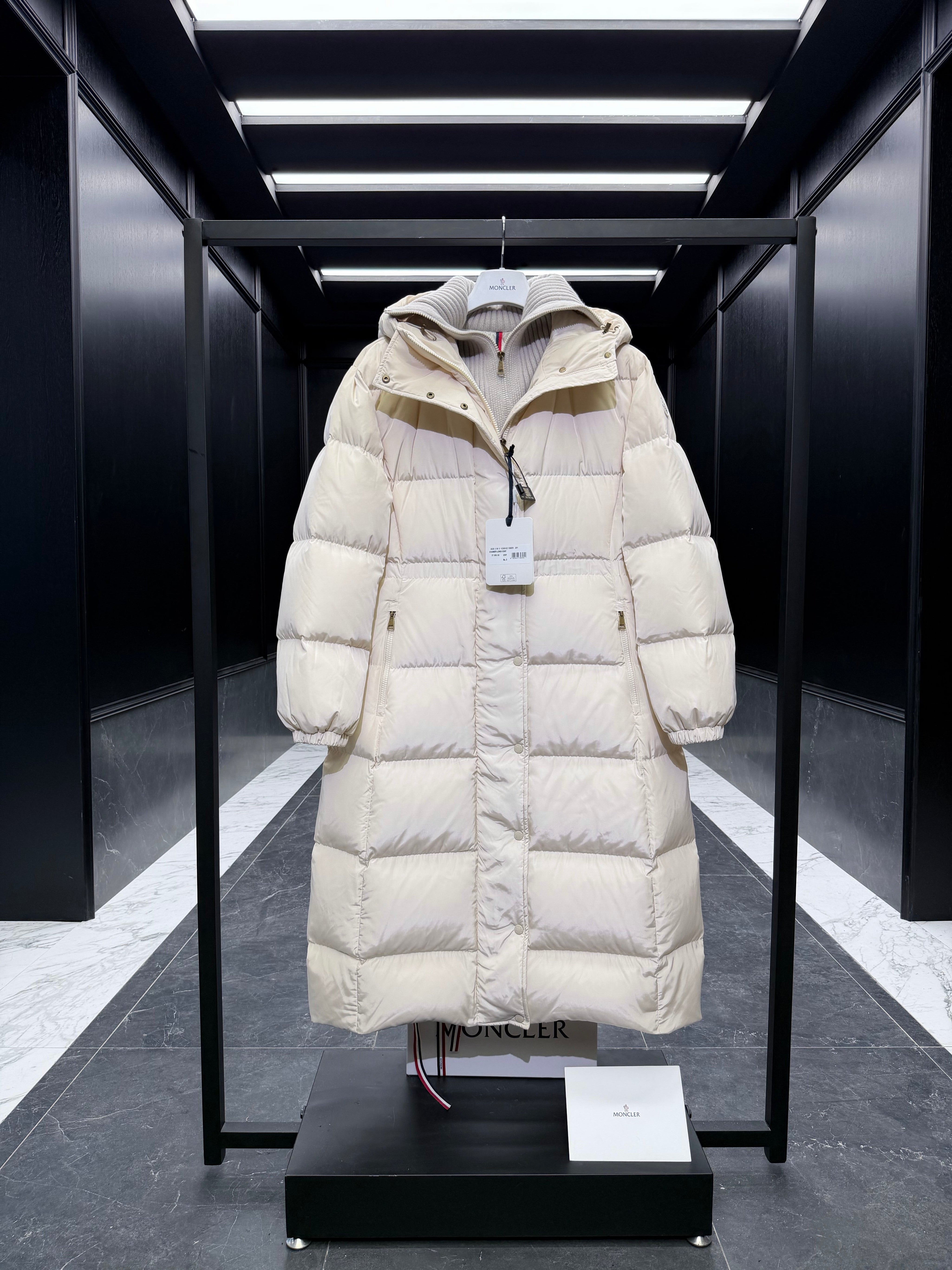 MONCLER LONG COAT 223256