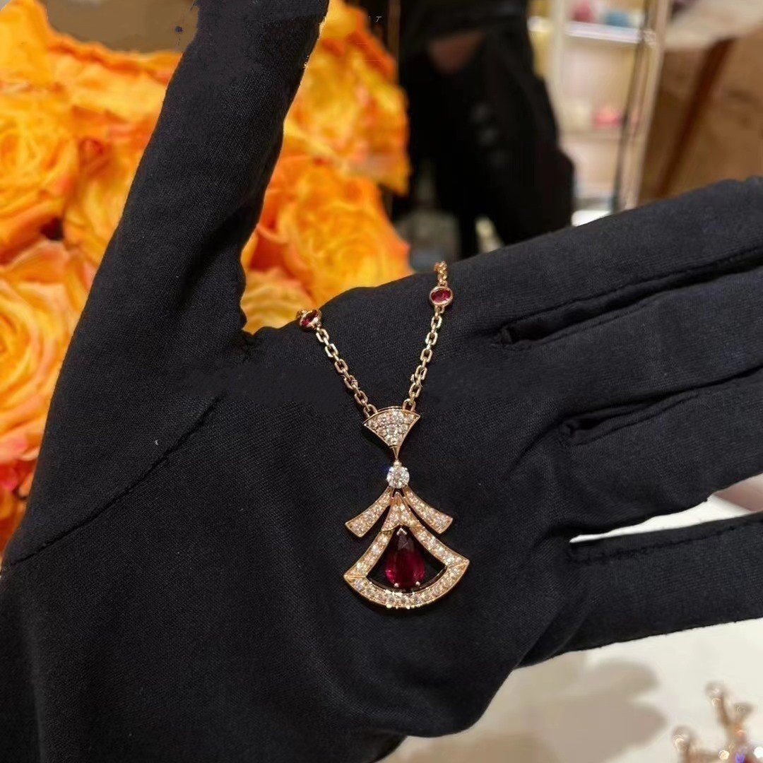 bulgari-divas-dream-necklace-rose-gold-set-rubies-and-diamonds-ref-356953-coral-1_d748f194-0cd7-43d1-8606-5dda5b99a476.jpg