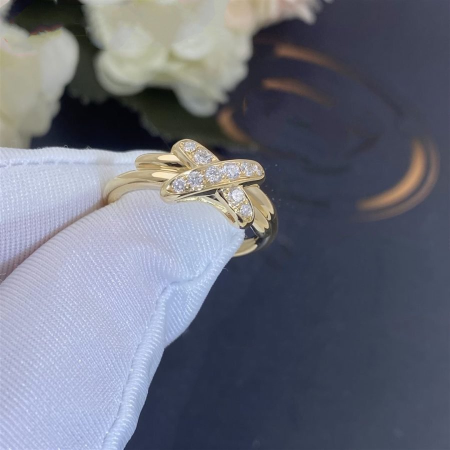 chaumet-jeux-de-liens-ring-yellow-gold-diamonds-coral-1-900x900_aa9c50e3-8513-4ba4-b295-de002ce06f56.jpg