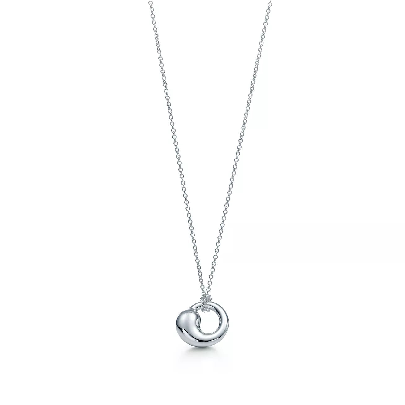 elsa-perettieternal-circle-pendant-10660742_921001_ED_M_abc2e54d-d884-4076-bc7d-095cfb04a005.jpg