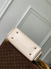 SPEEDY CARGO VIBE 28 IN VANILLE LAMBSKIN MONOGRAM LOGO TAG