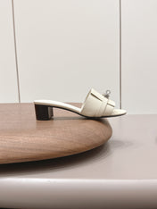 HM 26S KELLY HEEL SANDAL 50MM IN IVORY WHITE EPSOM CALFSKIN SILVER HARDWARE