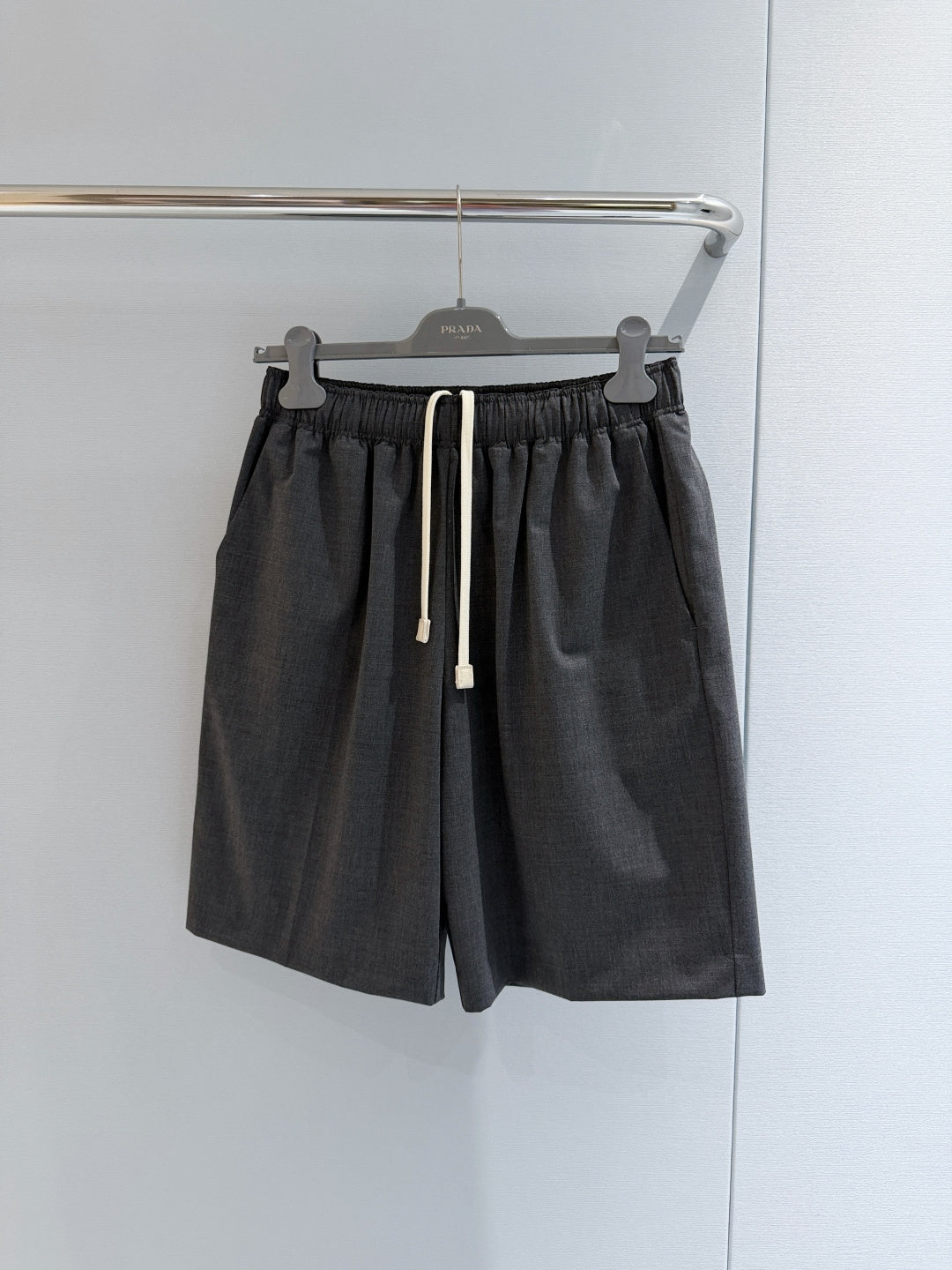 PRADA 26S SHORTS STYLE 958