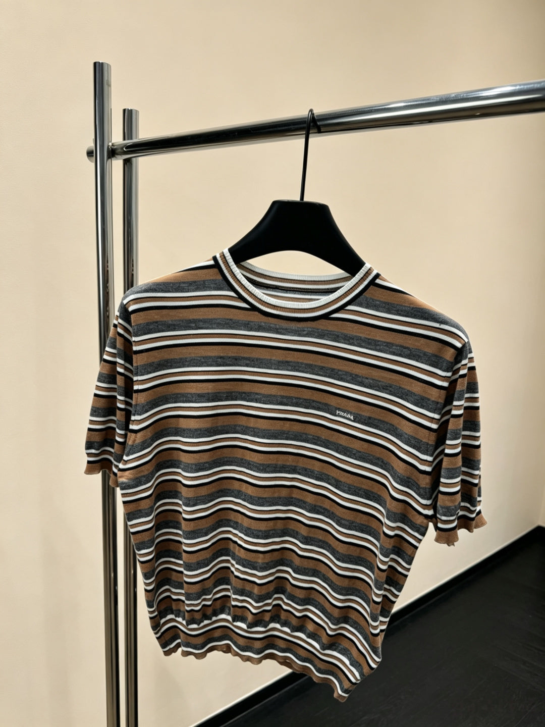 PRADA 26S SHORT-SLEEVE KNIT T-SHIRT 1010