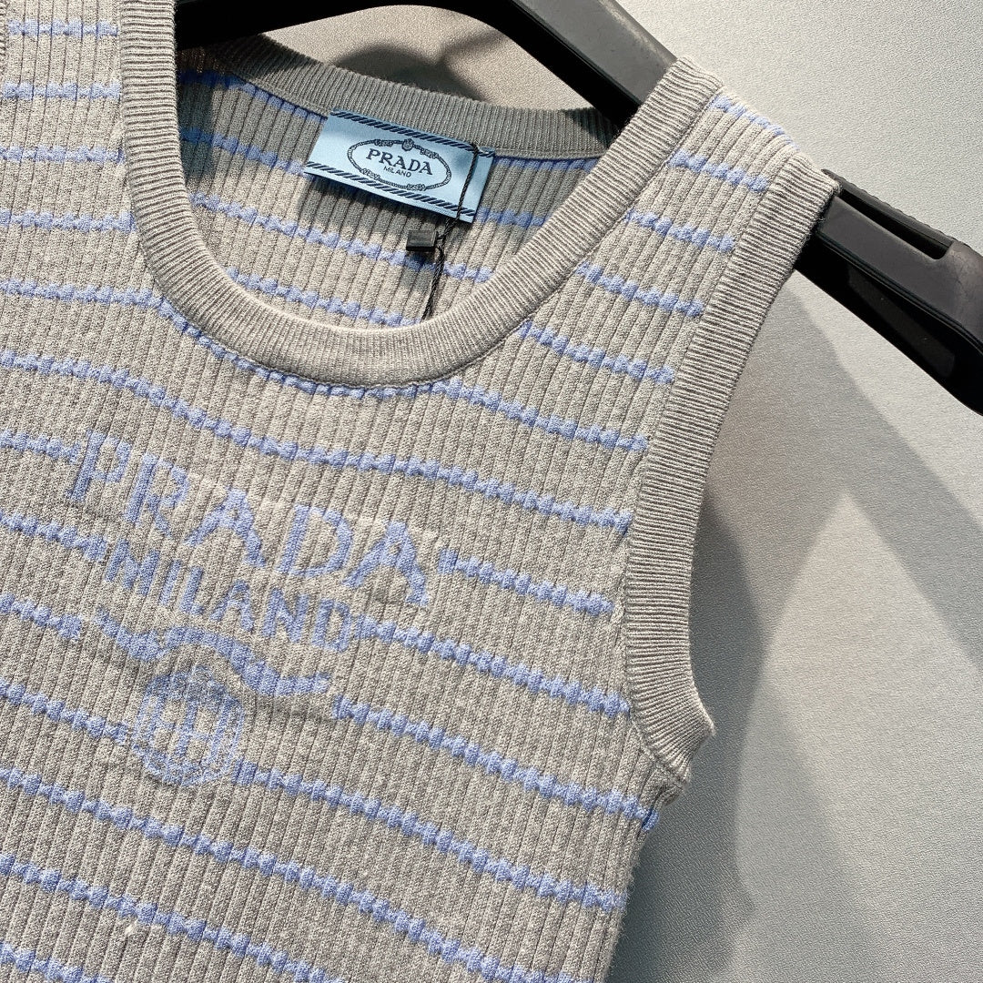 PRADA 26S SLEEVELESS KNIT TOP 1040