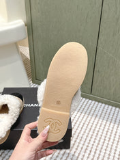 CHANEL 25S INDOOR SLIPPERS IN BEIGE AND BLACK SUEDE FUR-LINED