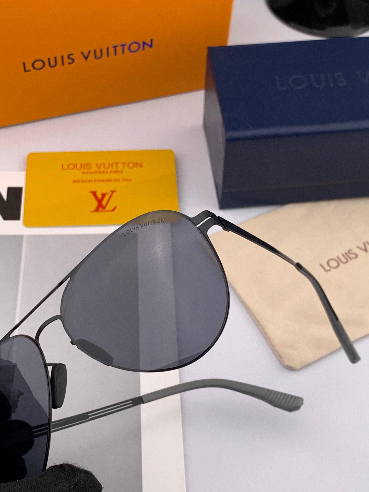 PILOT SUNGLASSES L169 IN METAL