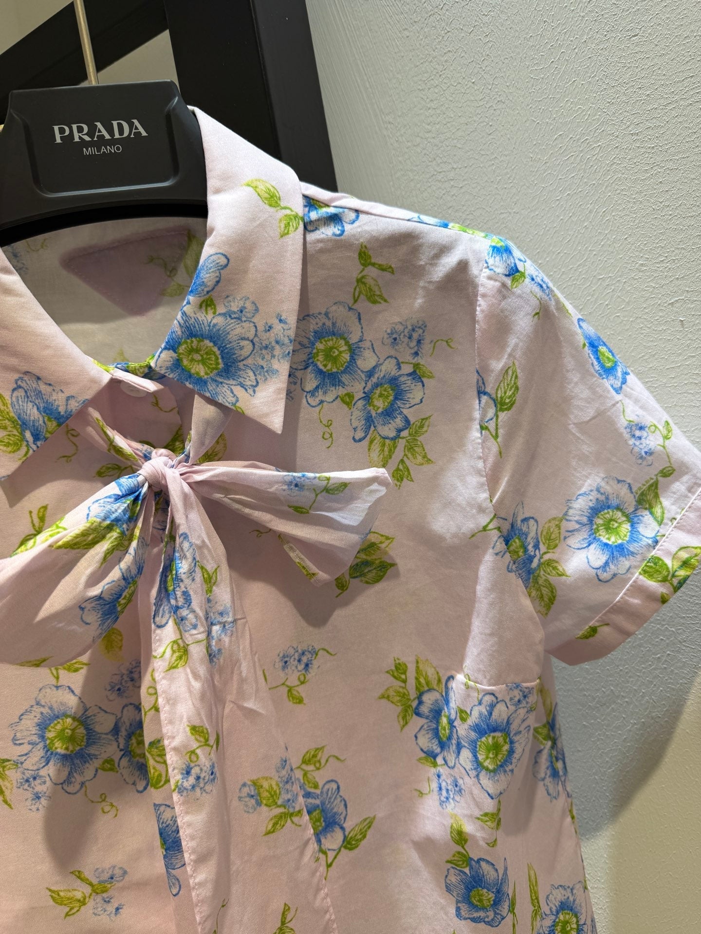 PRADA 26S SHORT-SLEEVE BOW-TIE SHIRT STYLE 988