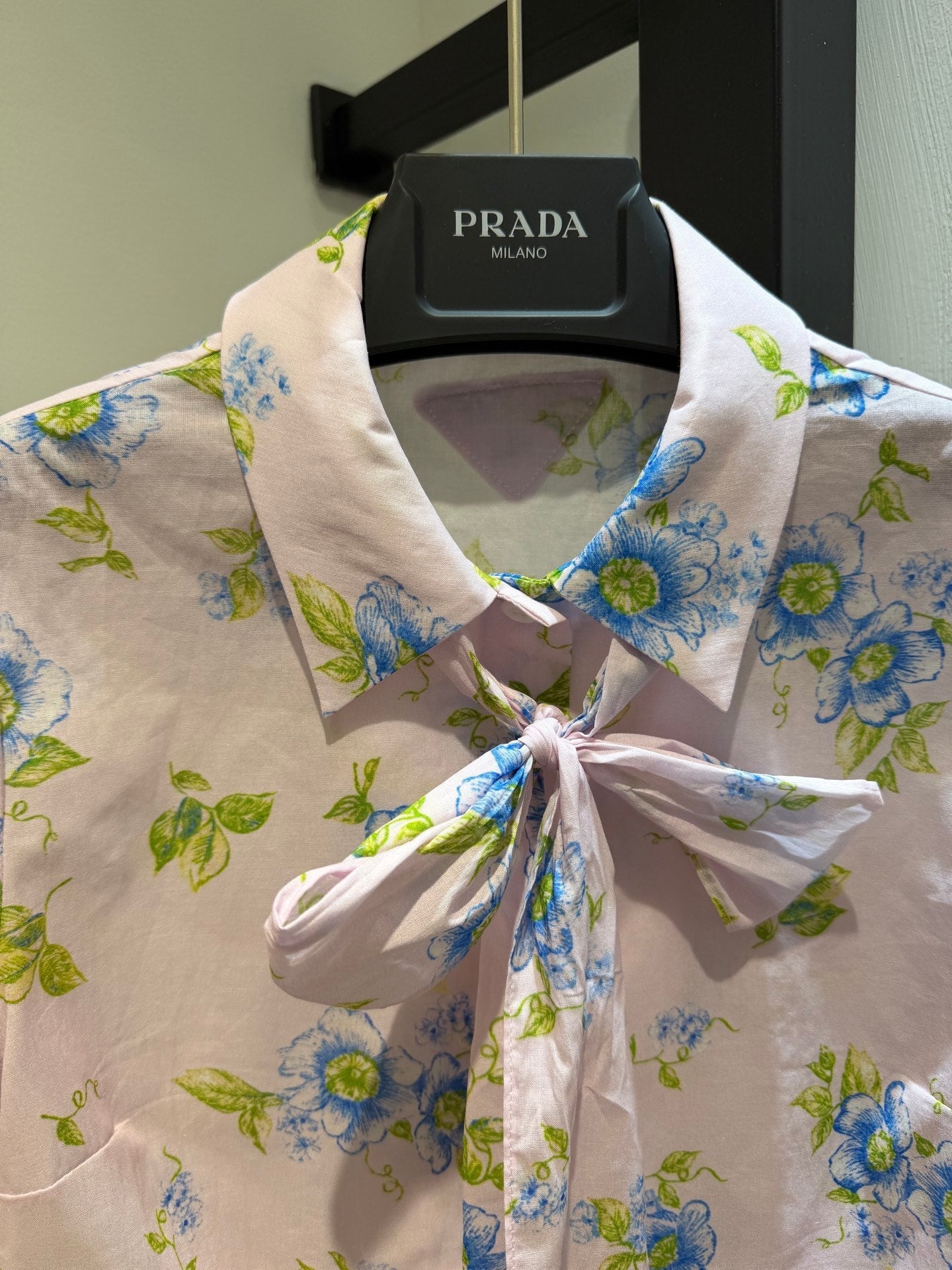 PRADA 26S SHORT-SLEEVE BOW-TIE SHIRT STYLE 988