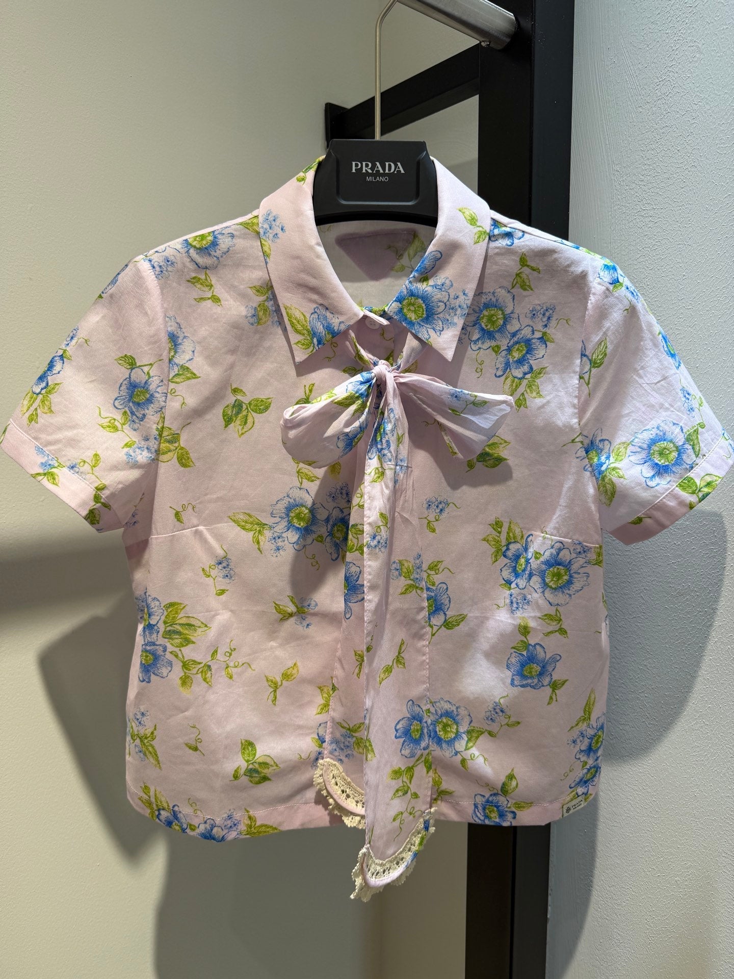 PRADA 26S SHORT-SLEEVE BOW-TIE SHIRT STYLE 988