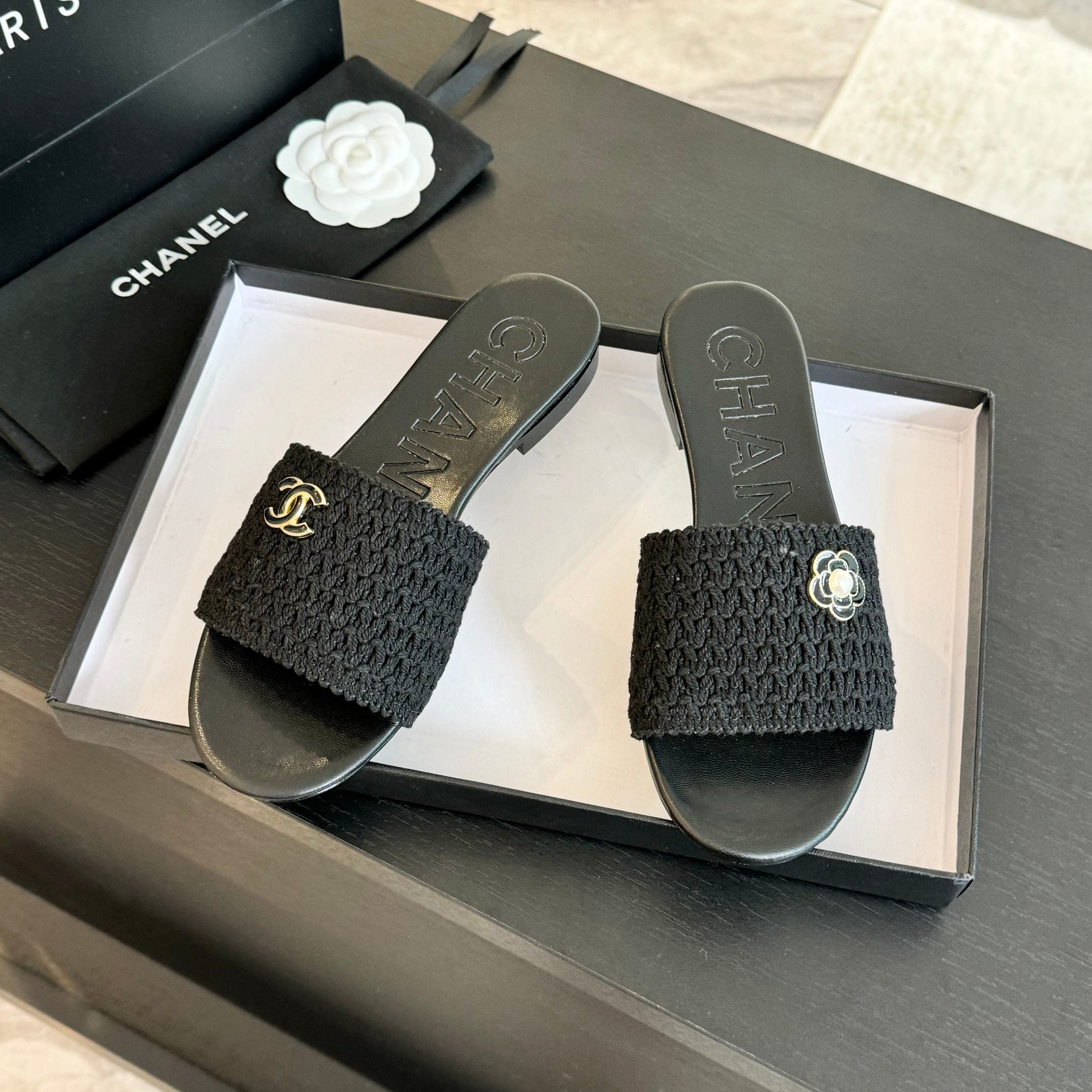 CC BLACK WOVEN FLAT SLIPPERS