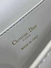 FLAP BAG 18 IN WHITE PATENT CALFSKIN