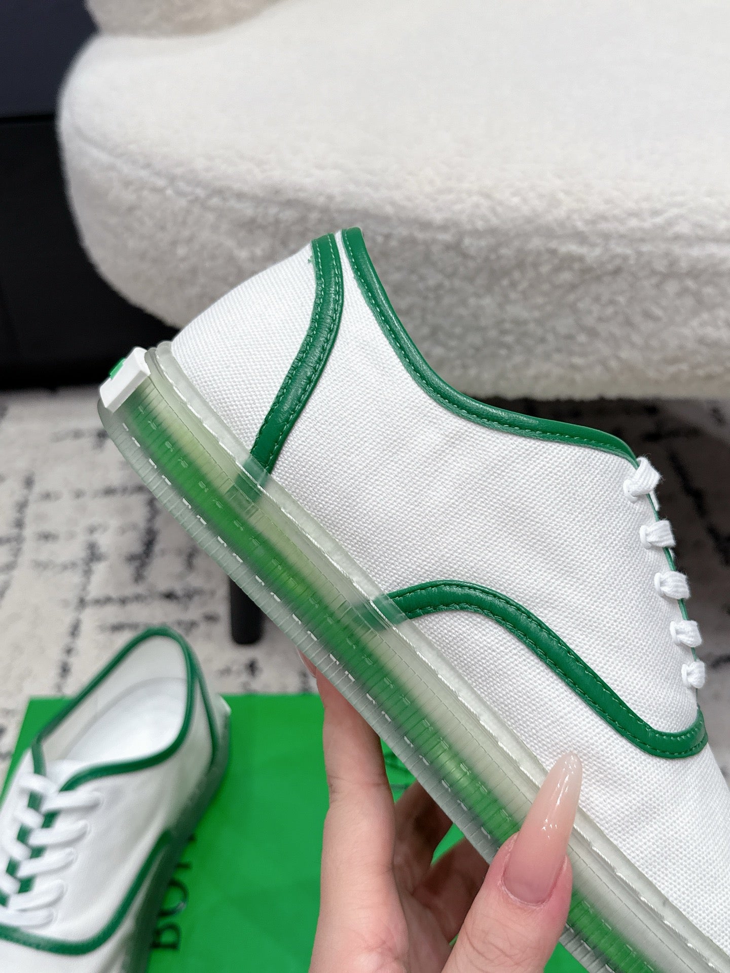 BOTTEGA VENETA 26S SNEAKERS IN WHITE AND GREEN CANVAS