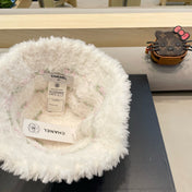 BUCKET HAT IN WHITE FLEECE 421275