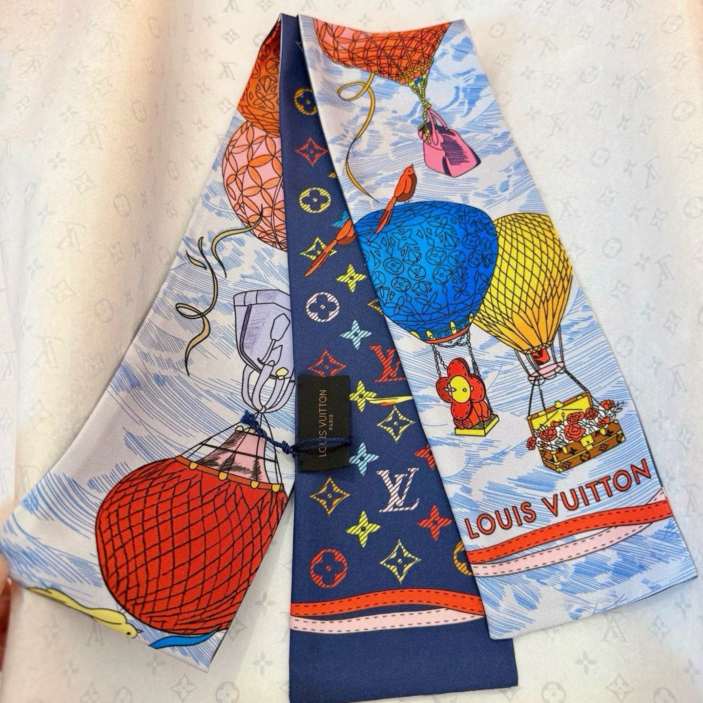 LV TWILLY 120 CM IN SILK 714366