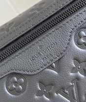 MESSENGER VOYAGER PM 33 IN BLACK MONOGRAM SHADOW CALFSKIN