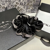 SCRUNCHIE IN BLACK VELVET WITH CRYSTAL CHAIN 369301
