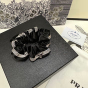 SCRUNCHIE IN BLACK VELVET WITH CRYSTAL CHAIN 369301