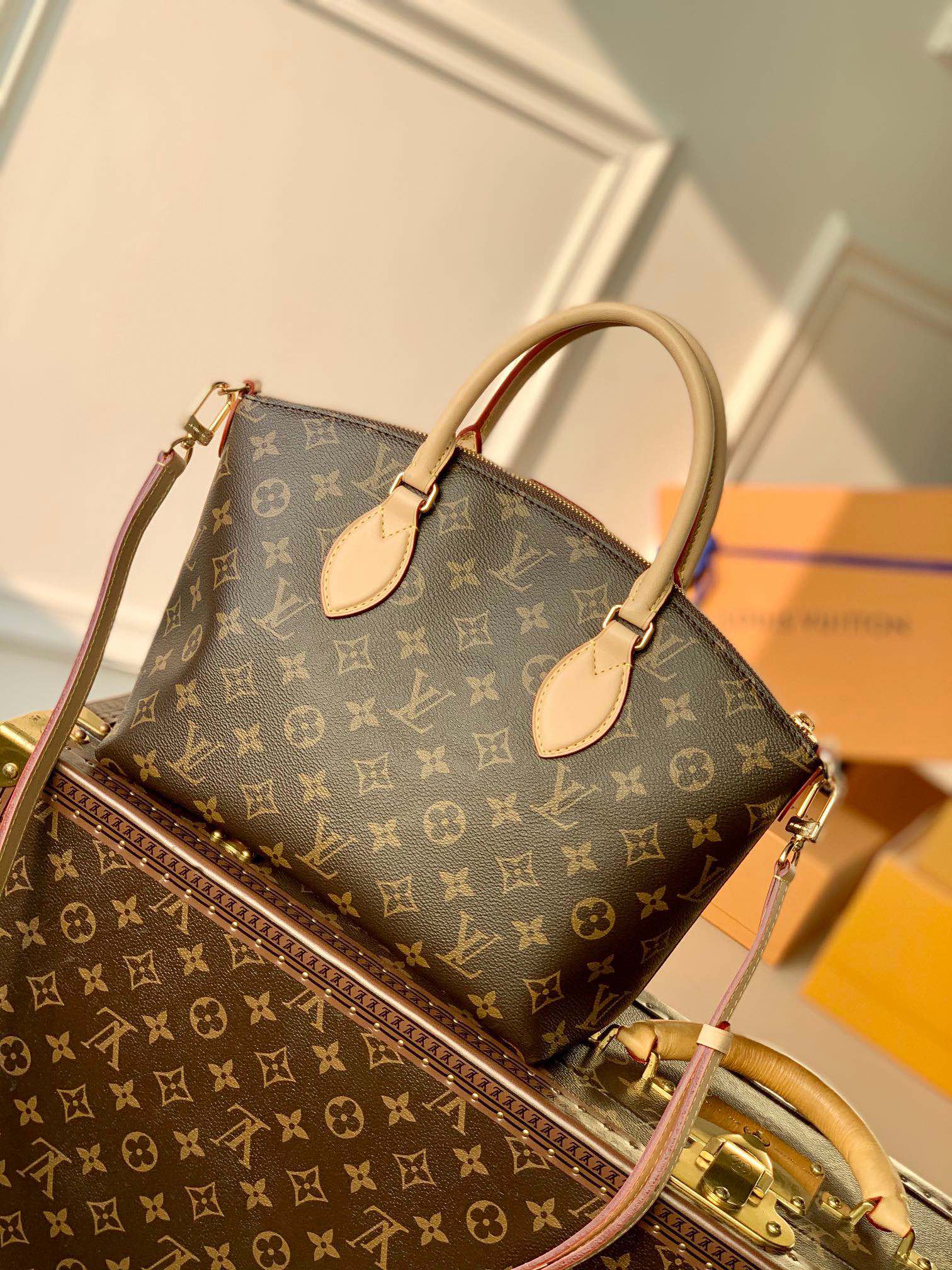 BOÉTIE PM TOTE 25 IN BROWN MONOGRAM COATED CANVAS AND CALFSKIN