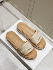 DWAY WEDGE SLIDES 45MM IN BEIGE FABRIC RAFFIA SOLE