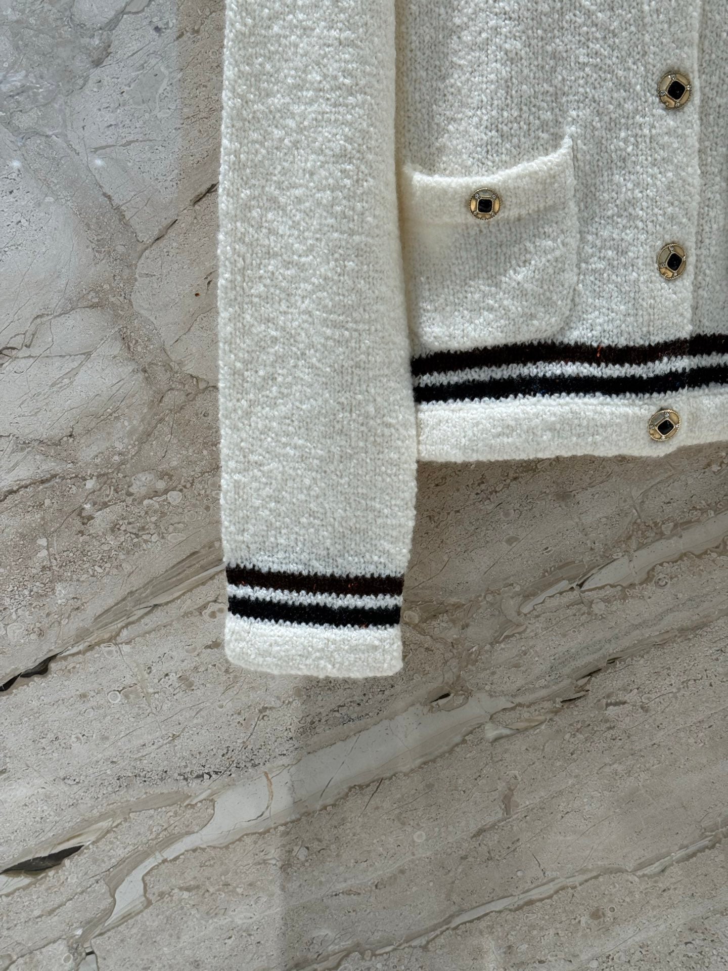 CHANEL 25S CARDIGAN 301