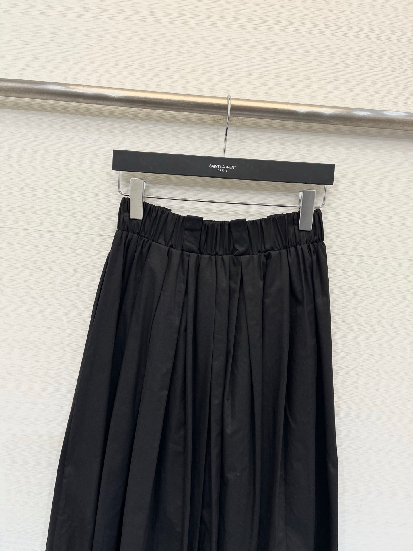 PRADA 26S PLEATED MIDI SKIRT 1032