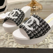 WEDGE PLATFORM IN BLACK FABRIC WITH WHITE LOGO