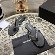 RHINESTONES THONG SANDAL IN BLACK LAMBSKIN