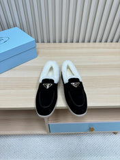 LOAFER IN BLACK SUEDE AND FUR LINING ATTACHED TRIANGLE LOGO