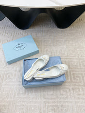 TRIANGLE LOGO SLINGBACK PUMPS WITH BOW IN WHITE CALFSKIN