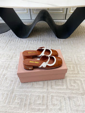 MARY JANE MULE PUMPS IN RED BROWN GLOSSY SHEEPSKIN