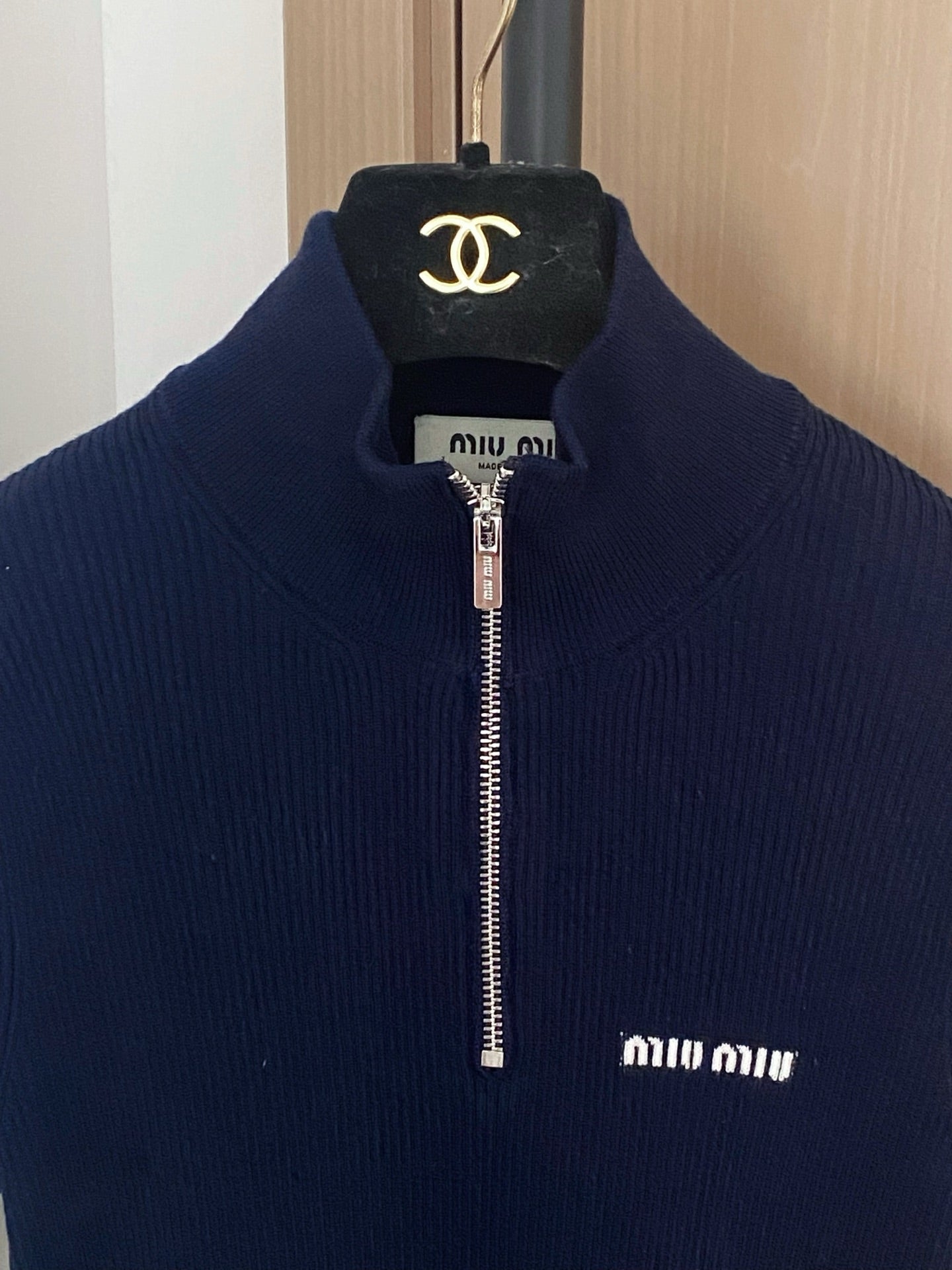 MIUMIU SHORT-SLEEVE KNIT TOP STYLE 264