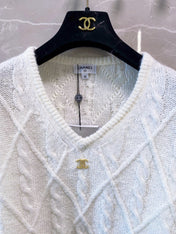 CHANEL 26S V-NECK SWEATER 656