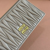 MATELASSÉ LEATHER ENVELOPE WALLET TAUPE GRAY