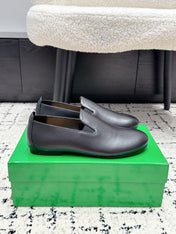 BOTTEGA VENETA 26S FLAT LOAFERS IN BLACK CALFSKIN