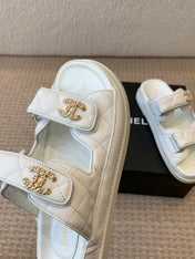 DAD SANDAL IN WHITE SHEEPSKIN MULE