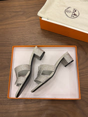 HM 26S OASIS SANDAL IN LIGHT GREY SUEDE WITH CRYSTALS